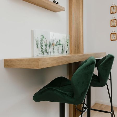 The Forest - Luxe Central Apt With Free Secured Parking Brasov Ngoại thất bức ảnh
