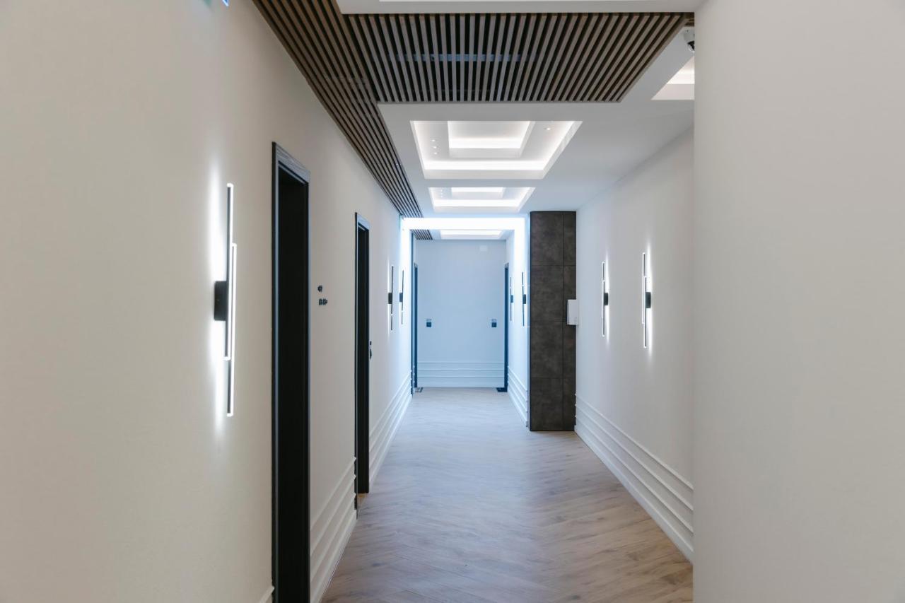 The Forest - Luxe Central Apt With Free Secured Parking Brasov Ngoại thất bức ảnh