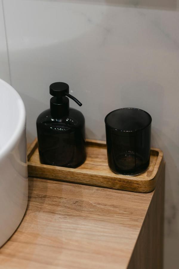 The Forest - Luxe Central Apt With Free Secured Parking Brasov Ngoại thất bức ảnh