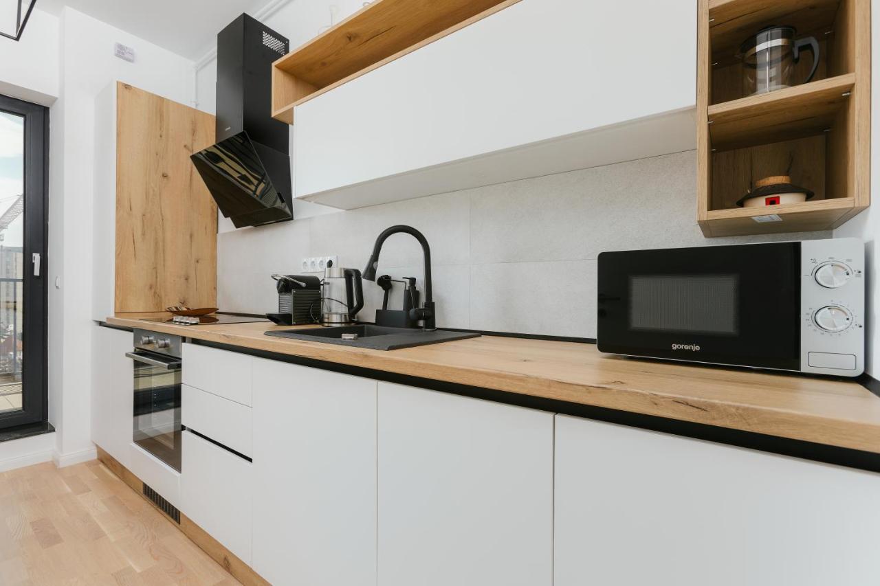 The Forest - Luxe Central Apt With Free Secured Parking Brasov Ngoại thất bức ảnh